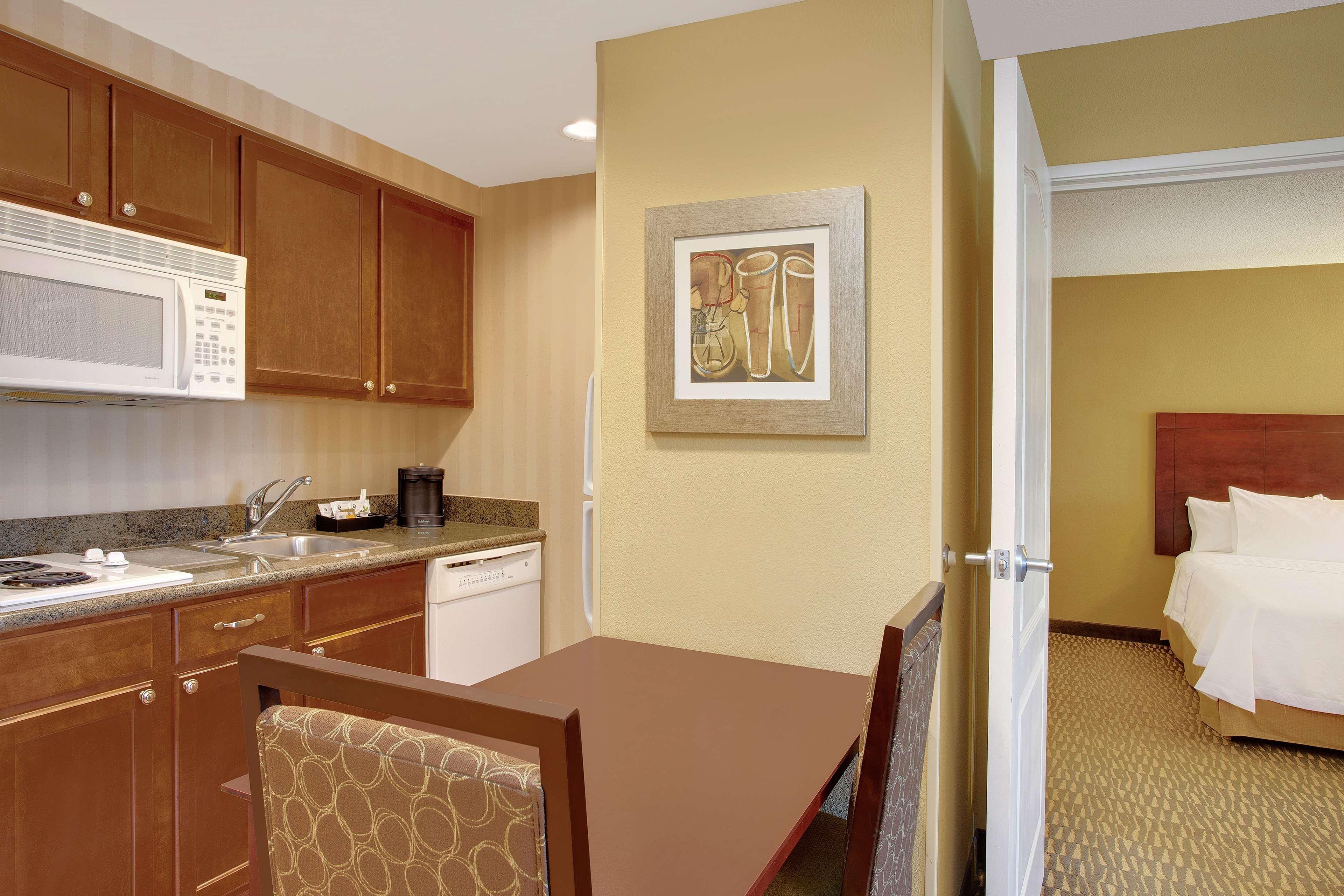 Homewood Suites By Hilton Tampa-Brandon Экстерьер фото